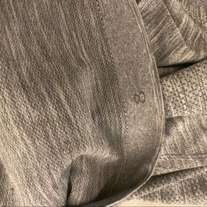 Lulu Lemmon Size 8 Grey Top